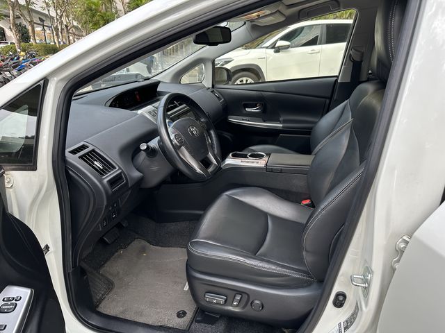 PRIUS α 1.8  第8張相片