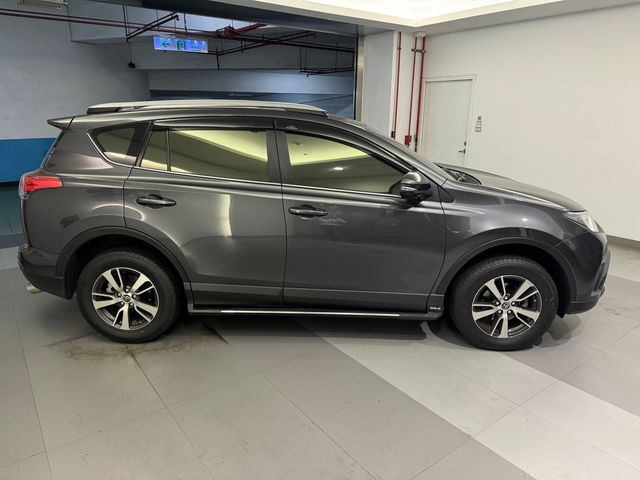 RAV4 2.0  第4張相片