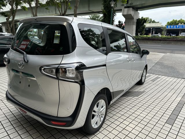 SIENTA 1.8  第5張相片