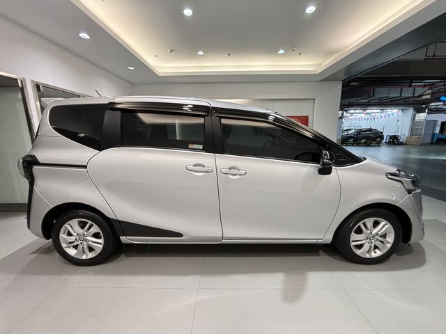 SIENTA 1.8  第4張相片