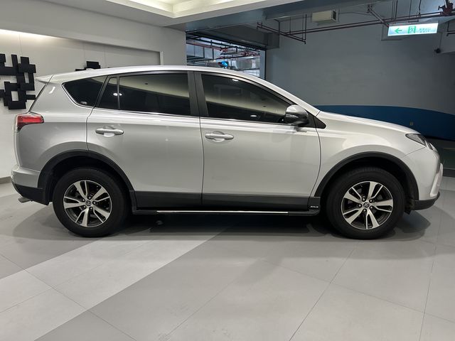 RAV4 2.0  第4張相片