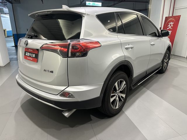 RAV4 2.0  第5張相片