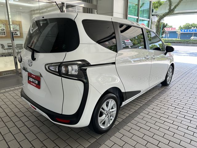 SIENTA 1.8  第5張相片
