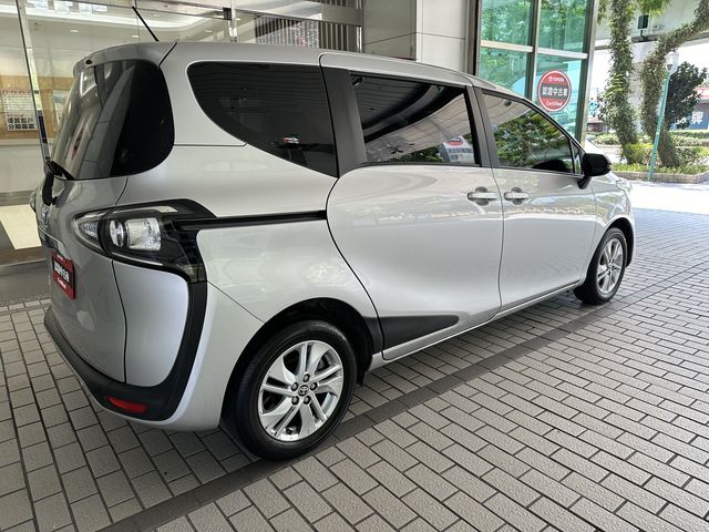 SIENTA 1.8  第5張相片