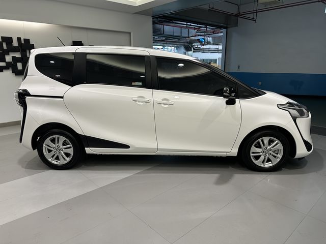 SIENTA 1.8  第4張相片