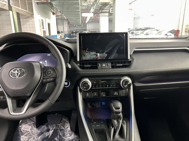 RAV4 2.0  第6張相片