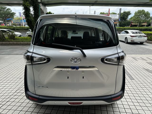 SIENTA 1.8  第6張相片