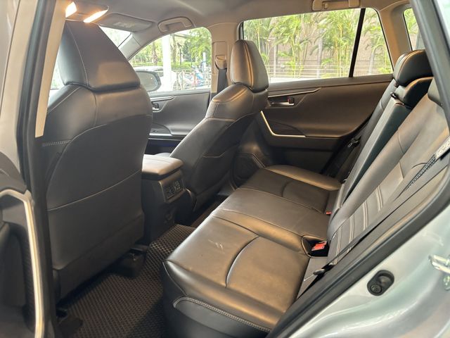 RAV4 2.5 HV  第7張相片