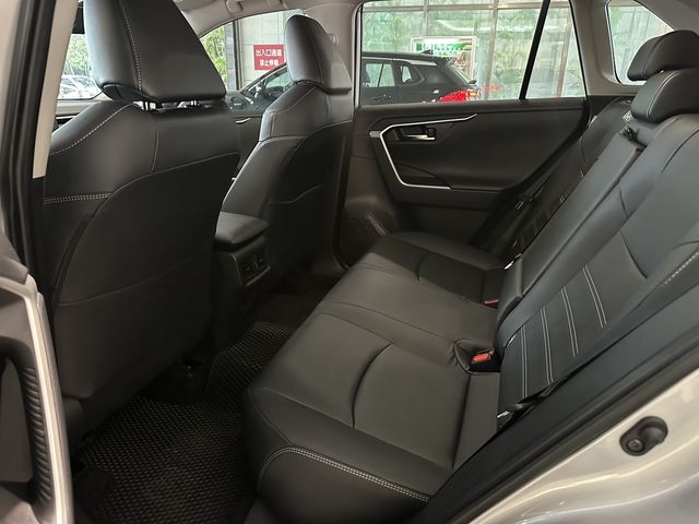 RAV4 2.0  第9張相片