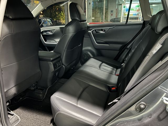 RAV4 2.0  第9張相片