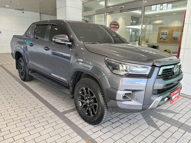 HILUX 2.8  第3張相片