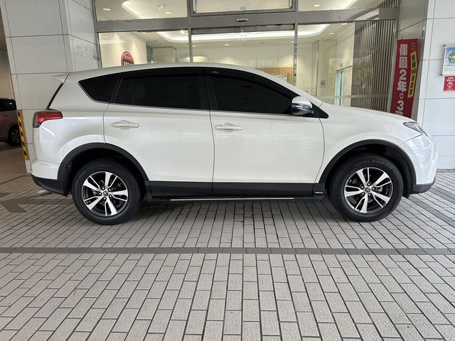 RAV4 2.0  第4張相片