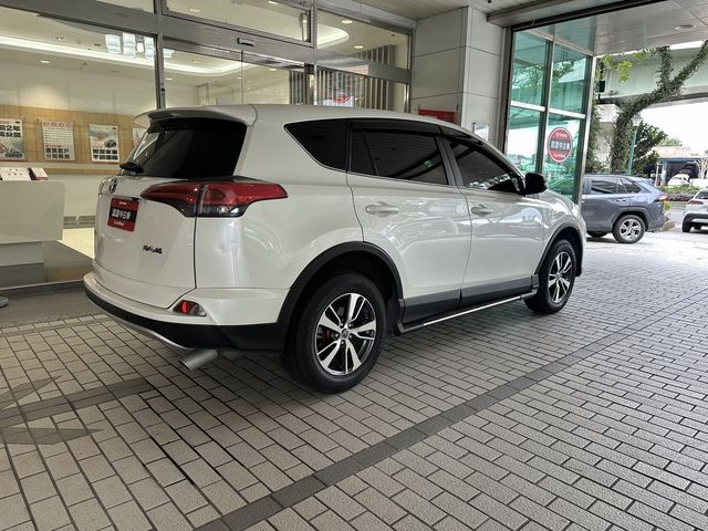 RAV4 2.0  第5張相片