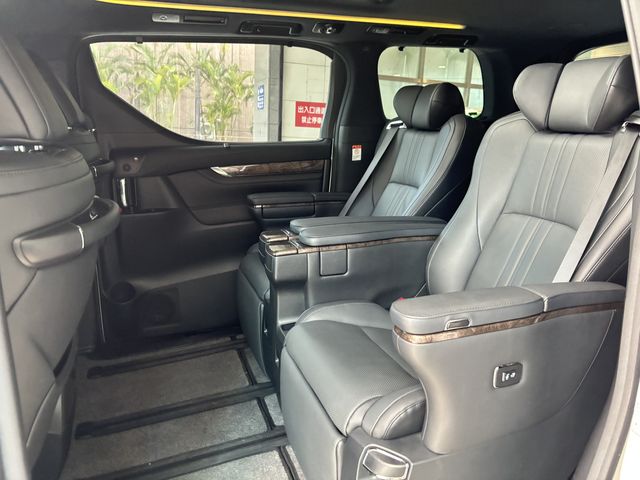 ALPHARD 2.5HV 4WD  第9張相片