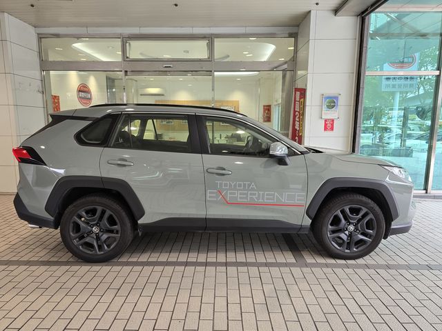 RAV4 2.0  第4張相片