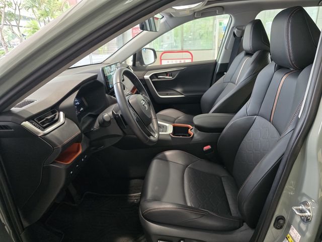 RAV4 2.0  第8張相片