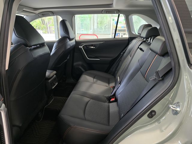 RAV4 2.0  第9張相片