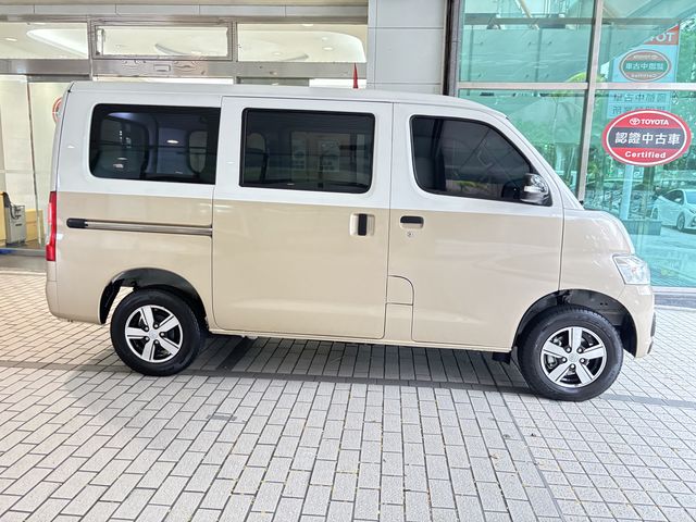 TOWN ACE VAN 5人  第4張相片