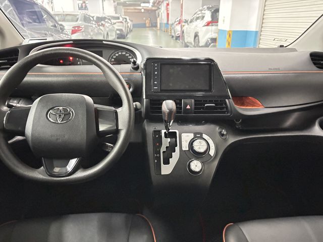 SIENTA 1.8  第8張相片