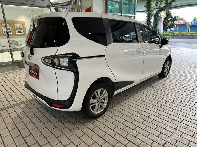 SIENTA 1.8  第5張相片