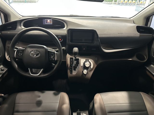 SIENTA 1.8  第7張相片