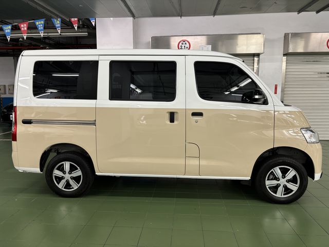 TOWN ACE VAN 5人  第4張相片