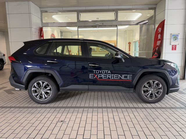 RAV4 2.0  第4張相片