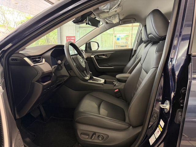 RAV4 2.0  第8張相片