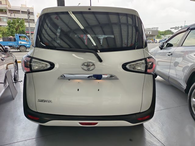 SIENTA 1.8  第5張相片