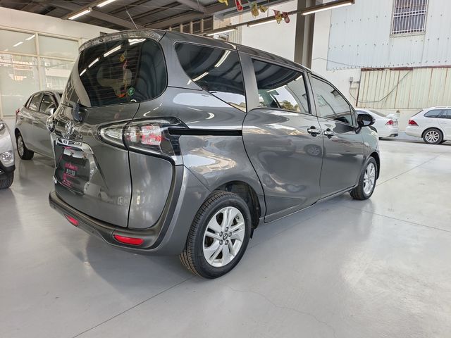 SIENTA 1.8  第5張相片