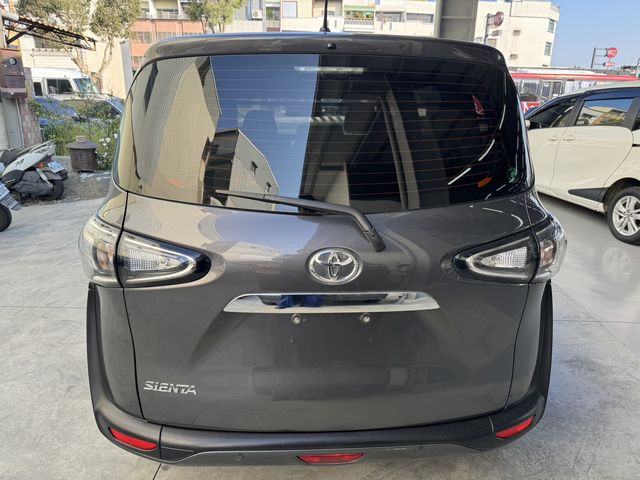 SIENTA 1.8  第6張相片