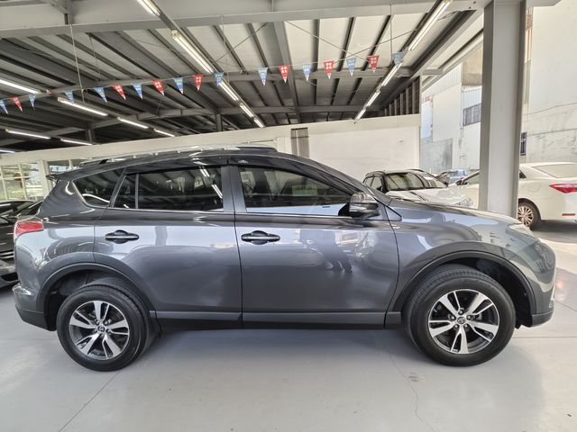 RAV4 2.5  第4張相片