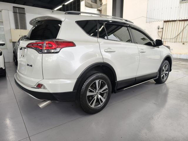 RAV4 2.0  第4張相片