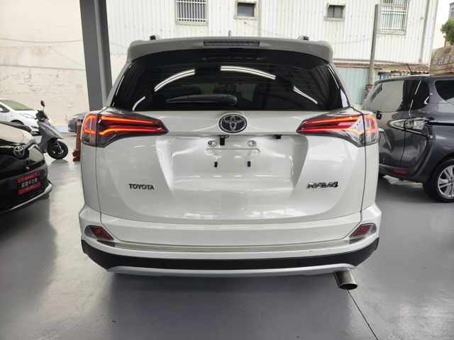 RAV4 2.0  第5張相片