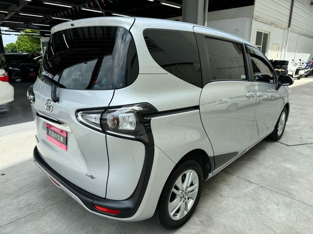 SIENTA 1.8  第5張相片