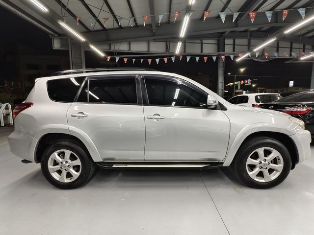 RAV4 2.4 2WD  第4張相片