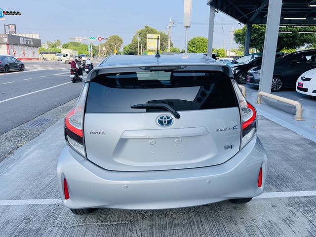 PRIUS C 1.5  第6張相片