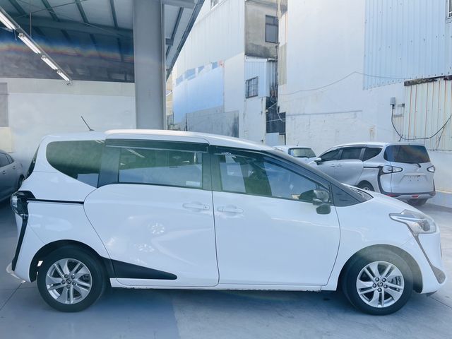 SIENTA 1.8  第4張相片