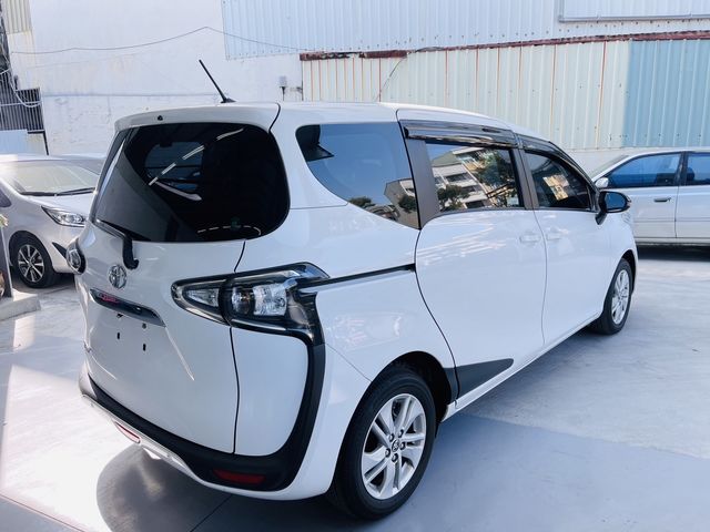 SIENTA 1.8  第5張相片