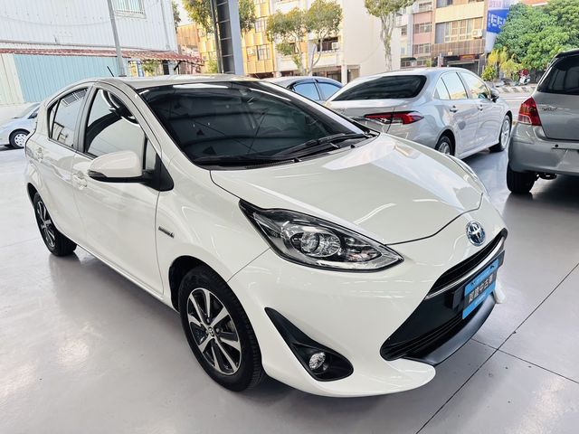 PRIUS C 1.5  第3張相片