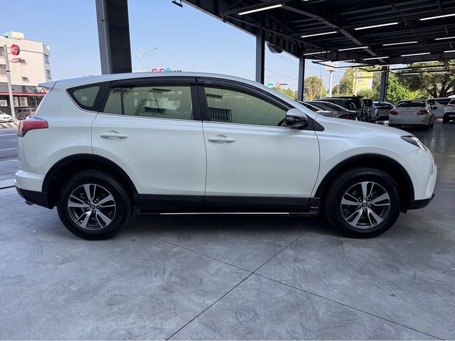 RAV4 2.0  第4張相片