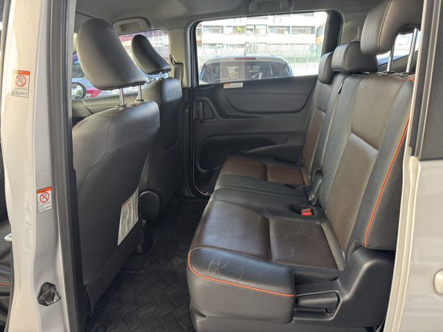 SIENTA 1.8  第8張相片