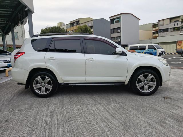 RAV4 2.4 2WD  第4張相片