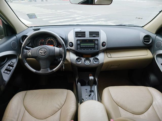 RAV4 2.4 2WD  第8張相片