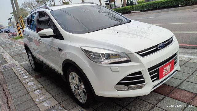2015年FORD KUGA2.0旗艦版 新車價119.8萬 年前特惠價.挑戰全台最優.電動天窗.腳踢尾門...  第3張相片