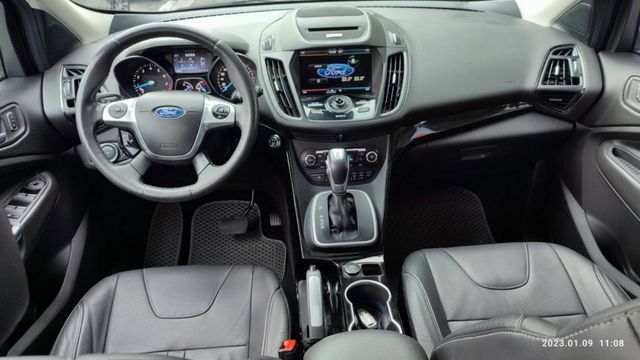 2015年FORD KUGA2.0旗艦版 新車價119.8萬 年前特惠價.挑戰全台最優.電動天窗.腳踢尾門...  第9張相片