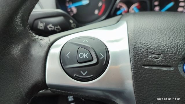 2015年FORD KUGA2.0旗艦版 新車價119.8萬 年前特惠價.挑戰全台最優.電動天窗.腳踢尾門...  第13張相片