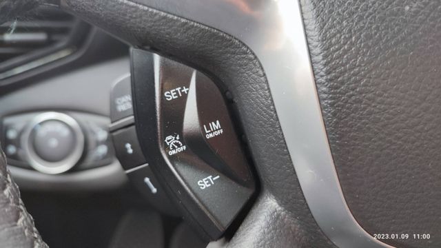 2015年FORD KUGA2.0旗艦版 新車價119.8萬 年前特惠價.挑戰全台最優.電動天窗.腳踢尾門...  第15張相片