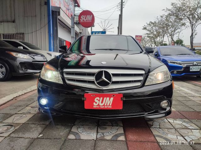 正2009 BENZ W204 C300 新上架只要28.8萬 輕鬆圓夢三芒星 入主賓士炙手可熱C-CLASS  第1張相片