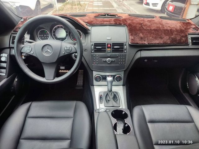 正2009 BENZ W204 C300 新上架只要28.8萬 輕鬆圓夢三芒星 入主賓士炙手可熱C-CLASS  第4張相片